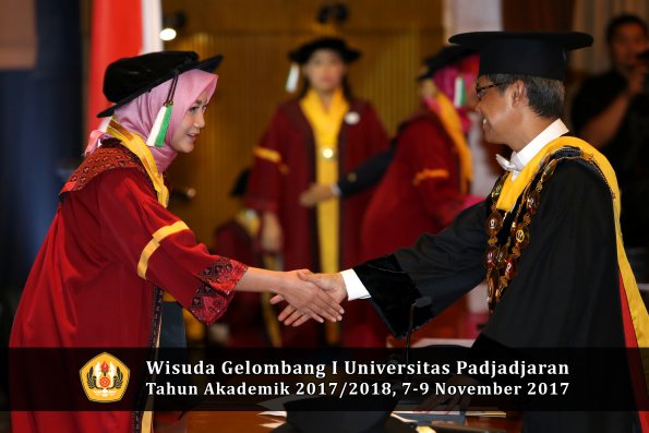 Wisuda Unpad Gel I TA 2017_2018  Fakultas Pertanian Oleh Rektor 133