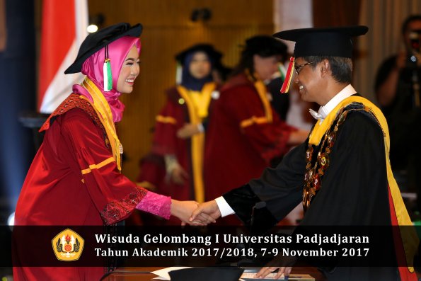 Wisuda Unpad Gel I TA 2017_2018  Fakultas Pertanian Oleh Rektor 134