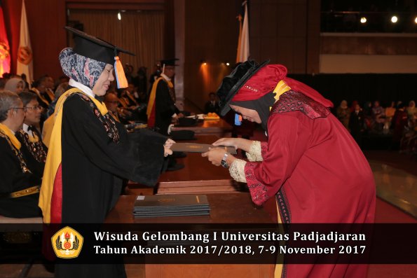 Wisuda Unpad Gel I TA 2017_2018  Fakultas Teknik Geologi Oleh Dekan 081