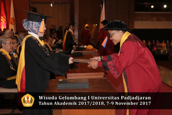Wisuda Unpad Gel I TA 2017_2018  Fakultas Teknik Geologi Oleh Dekan 099