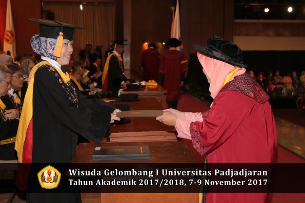 Wisuda Unpad Gel I TA 2017_2018  Fakultas Teknik Geologi Oleh Dekan 103