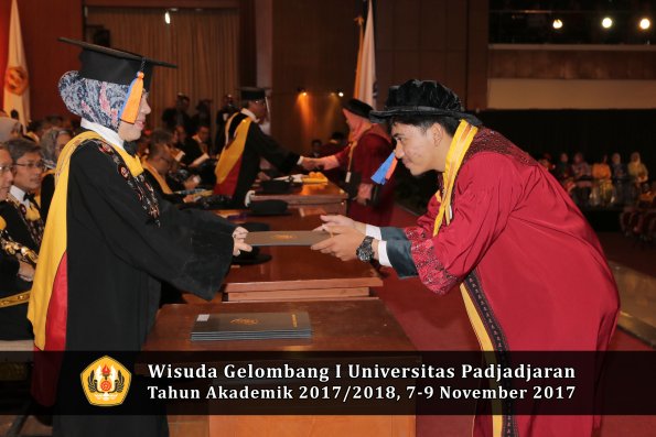 Wisuda Unpad Gel I TA 2017_2018  Fakultas Teknik Geologi Oleh Dekan 104