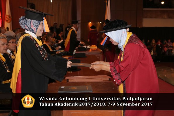 Wisuda Unpad Gel I TA 2017_2018  Fakultas Teknik Geologi Oleh Dekan 105