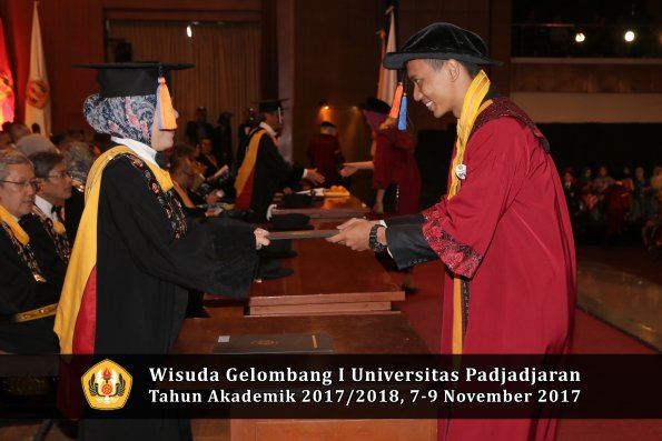 Wisuda Unpad Gel I TA 2017_2018  Fakultas Teknik Geologi Oleh Dekan 107