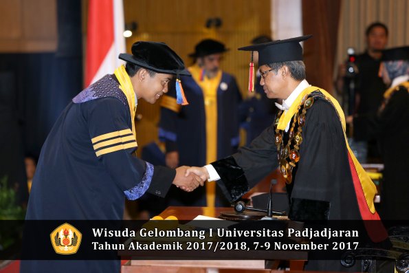 Wisuda Unpad Gel I TA 2017_2018  Fakultas Teknik Geologi Oleh Rektor 001