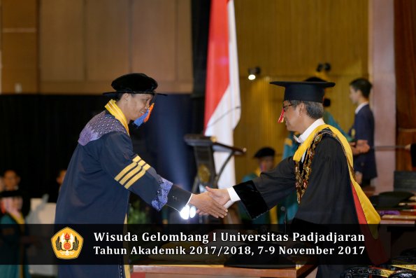 Wisuda Unpad Gel I TA 2017_2018  Fakultas Teknik Geologi Oleh Rektor 004