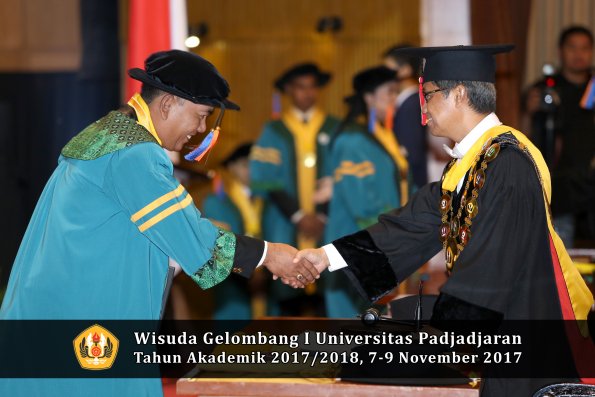 Wisuda Unpad Gel I TA 2017_2018  Fakultas Teknik Geologi Oleh Rektor 007