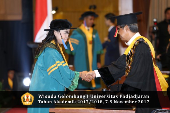 Wisuda Unpad Gel I TA 2017_2018  Fakultas Teknik Geologi Oleh Rektor 008