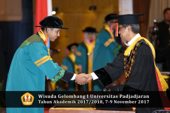 Wisuda Unpad Gel I TA 2017_2018  Fakultas Teknik Geologi Oleh Rektor 010