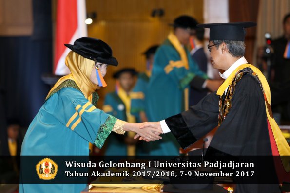 Wisuda Unpad Gel I TA 2017_2018  Fakultas Teknik Geologi Oleh Rektor 014