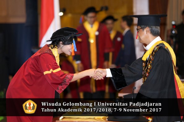 Wisuda Unpad Gel I TA 2017_2018  Fakultas Teknik Geologi Oleh Rektor 023