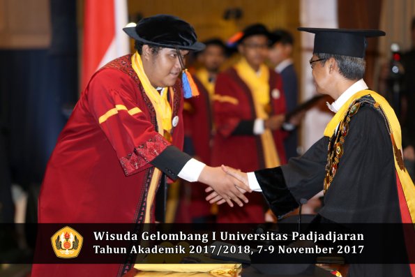 Wisuda Unpad Gel I TA 2017_2018  Fakultas Teknik Geologi Oleh Rektor 069