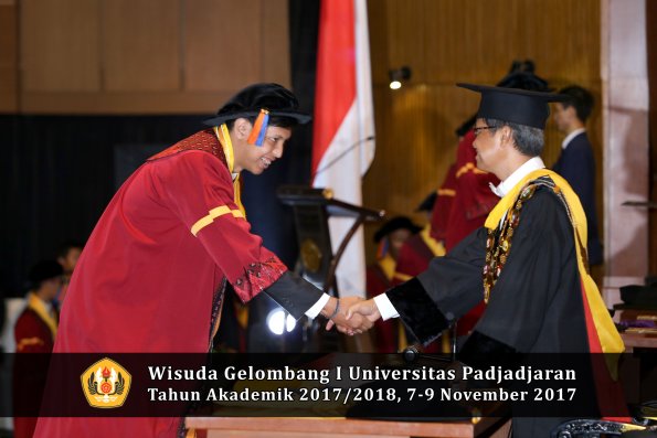 Wisuda Unpad Gel I TA 2017_2018  Fakultas Teknik Geologi Oleh Rektor 083