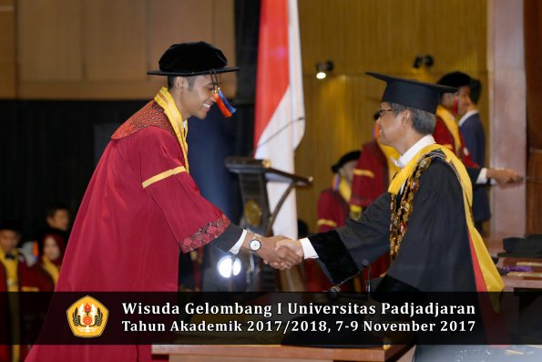 Wisuda Unpad Gel I TA 2017_2018  Fakultas Teknik Geologi Oleh Rektor 087