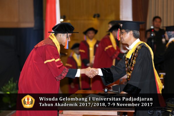 Wisuda Unpad Gel I TA 2017_2018  Fakultas Teknik Geologi Oleh Rektor 088