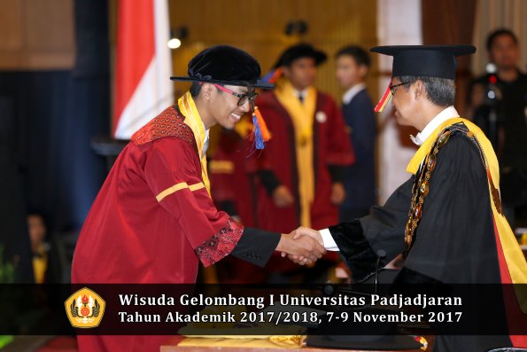 Wisuda Unpad Gel I TA 2017_2018  Fakultas Teknik Geologi Oleh Rektor 091