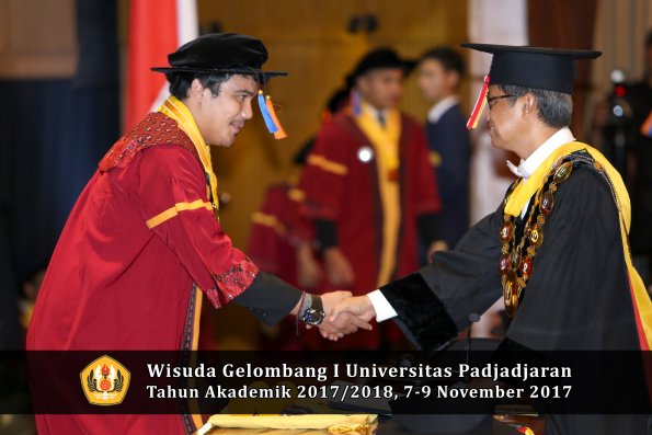 Wisuda Unpad Gel I TA 2017_2018  Fakultas Teknik Geologi Oleh Rektor 094