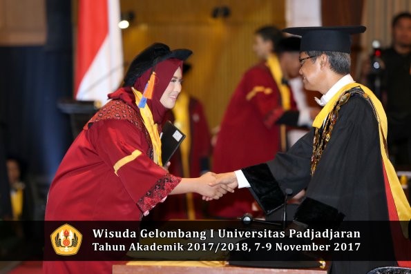 Wisuda Unpad Gel I TA 2017_2018  Fakultas Teknik Geologi Oleh Rektor 096