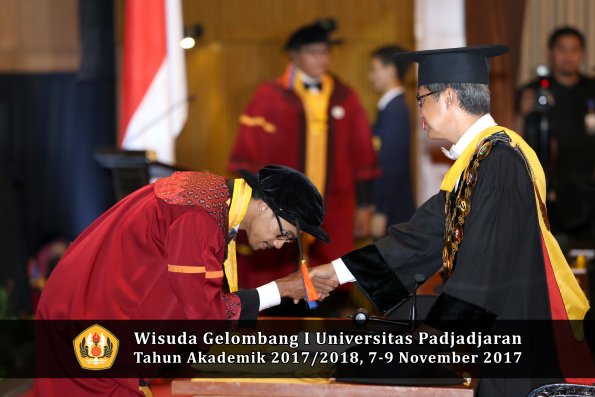 Wisuda Unpad Gel I TA 2017_2018  Fakultas Teknik Geologi Oleh Rektor 100
