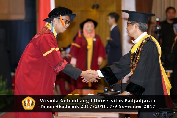 Wisuda Unpad Gel I TA 2017_2018  Fakultas Teknik Geologi Oleh Rektor 102