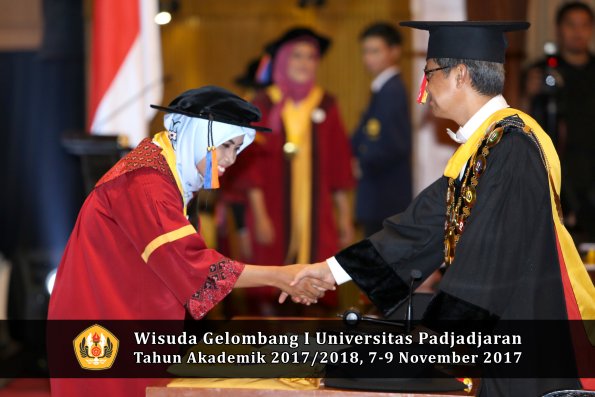 Wisuda Unpad Gel I TA 2017_2018  Fakultas Teknik Geologi Oleh Rektor 105