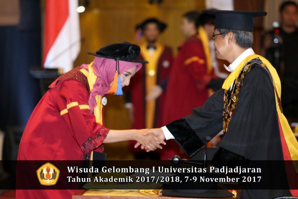 Wisuda Unpad Gel I TA 2017_2018  Fakultas Teknik Geologi Oleh Rektor 106
