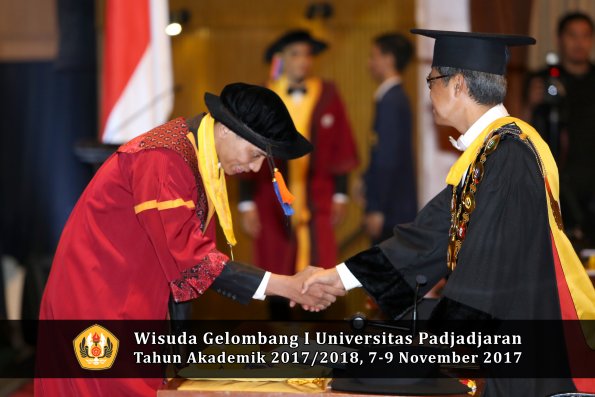 Wisuda Unpad Gel I TA 2017_2018  Fakultas Teknik Geologi Oleh Rektor 107