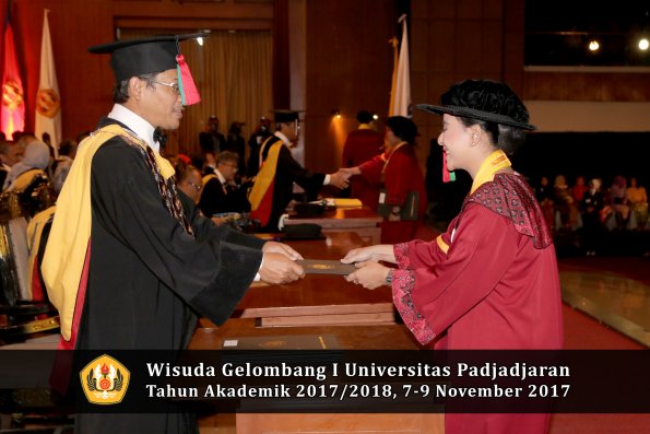 Wisuda Unpad Gel I TA 2017_2018  Fakultas Teknlogi industri pertanian oleh dekan 101