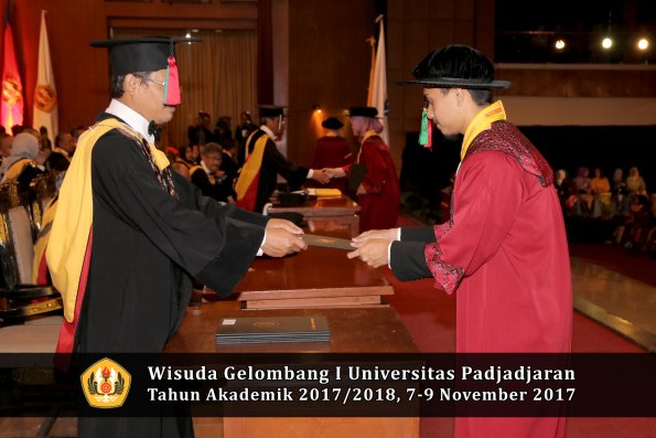 Wisuda Unpad Gel I TA 2017_2018  Fakultas Teknlogi industri pertanian oleh dekan 110