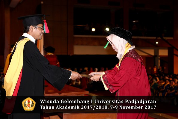 Wisuda Unpad Gel I TA 2017_2018  Fakultas Teknlogi industri pertanian oleh dekan 114