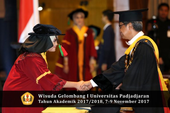 Wisuda Unpad Gel I TA 2017_2018  Fakultas Teknlogi industri pertanian oleh Rektor 009