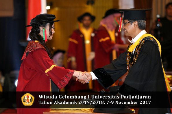 Wisuda Unpad Gel I TA 2017_2018  Fakultas Teknlogi industri pertanian oleh Rektor 013