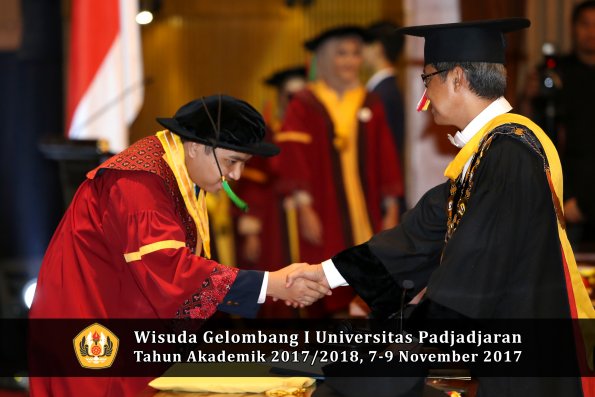 Wisuda Unpad Gel I TA 2017_2018  Fakultas Teknlogi industri pertanian oleh Rektor 018