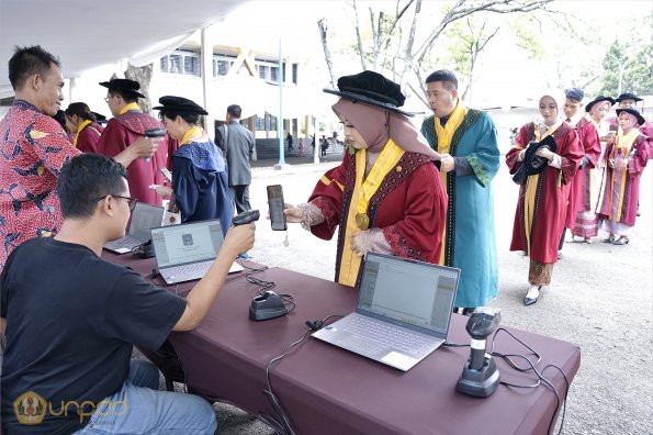 WISUDA UNPAD GOL. 1 TA 2023-2024 LIPUTAN SESI 1 (17)