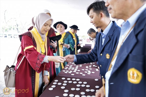 WISUDA UNPAD GOL. 1 TA 2023-2024 LIPUTAN SESI 1 (26)