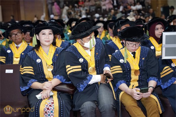 WISUDA UNPAD GOL. 1 TA 2023-2024 LIPUTAN SESI 1 (57)