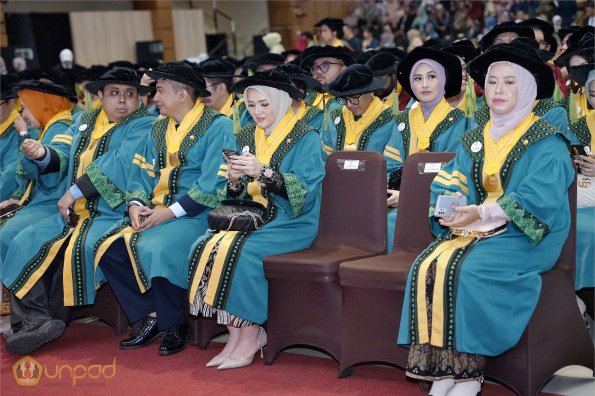 WISUDA UNPAD GOL. 1 TA 2023-2024 LIPUTAN SESI 1 (59)