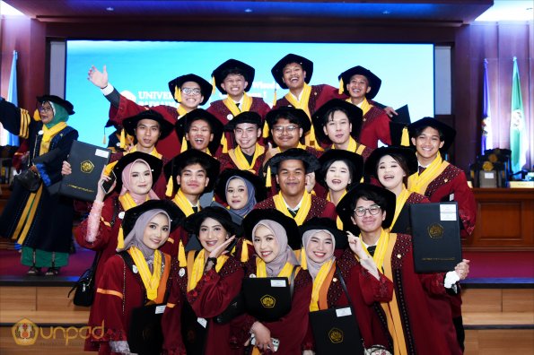 WISUDA UNPAD GOL. 1 TA 2023-2024 LIPUTAN SESI 2 (106)