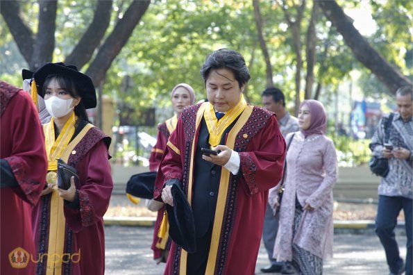 WISUDA UNPAD GOL. 1 TA 2023-2024 LIPUTAN SESI 2 (12)