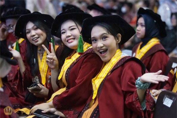 WISUDA UNPAD GOL. 1 TA 2023-2024 LIPUTAN SESI 2 (31)