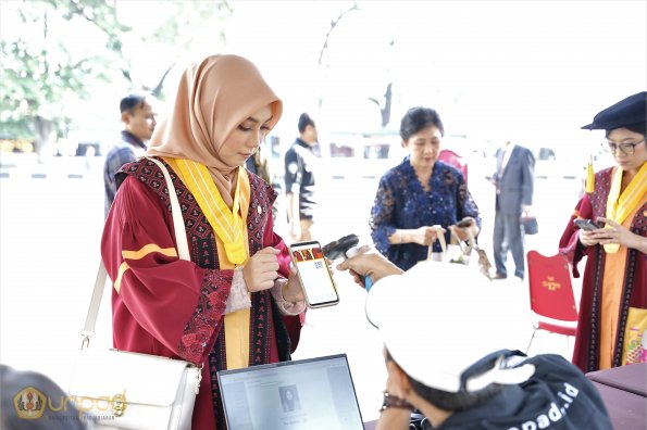 WISUDA UNPAD GOL. 1 TA 2023-2024 LIPUTAN SESI 2 (38)