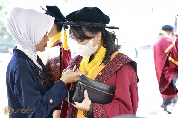 WISUDA UNPAD GOL. 1 TA 2023-2024 LIPUTAN SESI 2 (40)