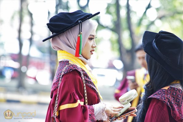 WISUDA UNPAD GOL. 1 TA 2023-2024 LIPUTAN SESI 2 (5)