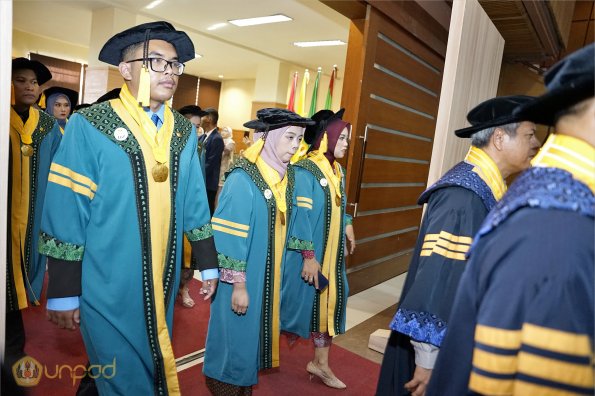 WISUDA UNPAD GOL. 1 TA 2023-2024 LIPUTAN SESI 2 (53)