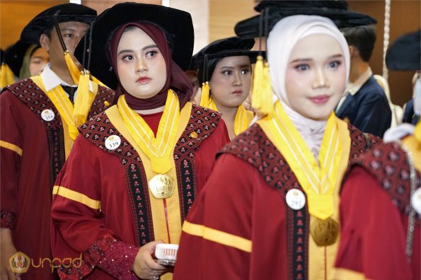 WISUDA UNPAD GOL. 1 TA 2023-2024 LIPUTAN SESI 2 (55)