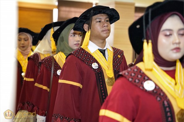 WISUDA UNPAD GOL. 1 TA 2023-2024 LIPUTAN SESI 2 (56)