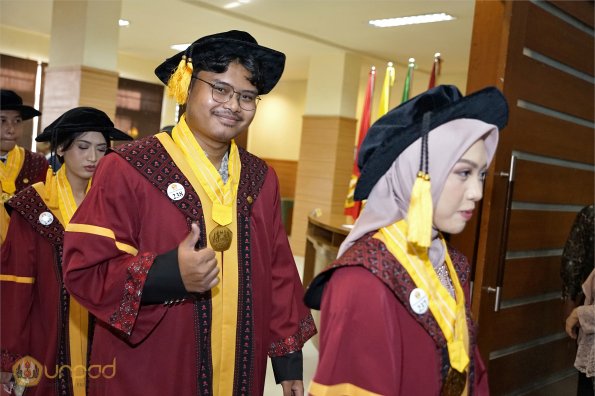 WISUDA UNPAD GOL. 1 TA 2023-2024 LIPUTAN SESI 2 (61)