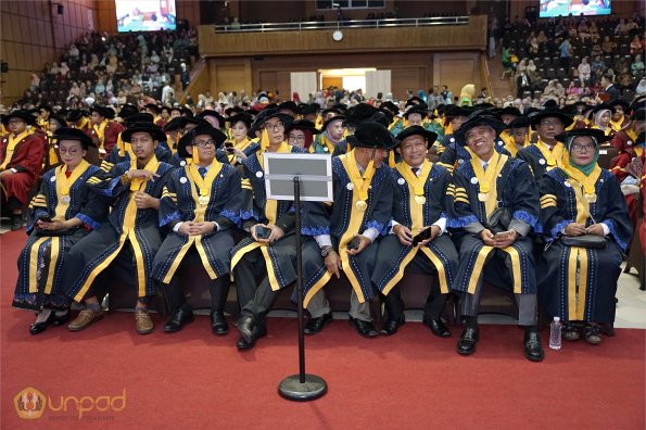 WISUDA UNPAD GOL. 1 TA 2023-2024 LIPUTAN SESI 2 (64)