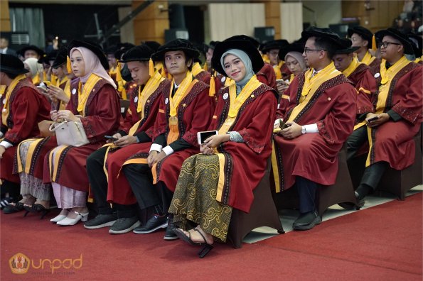 WISUDA UNPAD GOL. 1 TA 2023-2024 LIPUTAN SESI 2 (66)