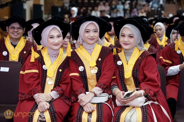 WISUDA UNPAD GOL. 1 TA 2023-2024 LIPUTAN SESI 2 (71)